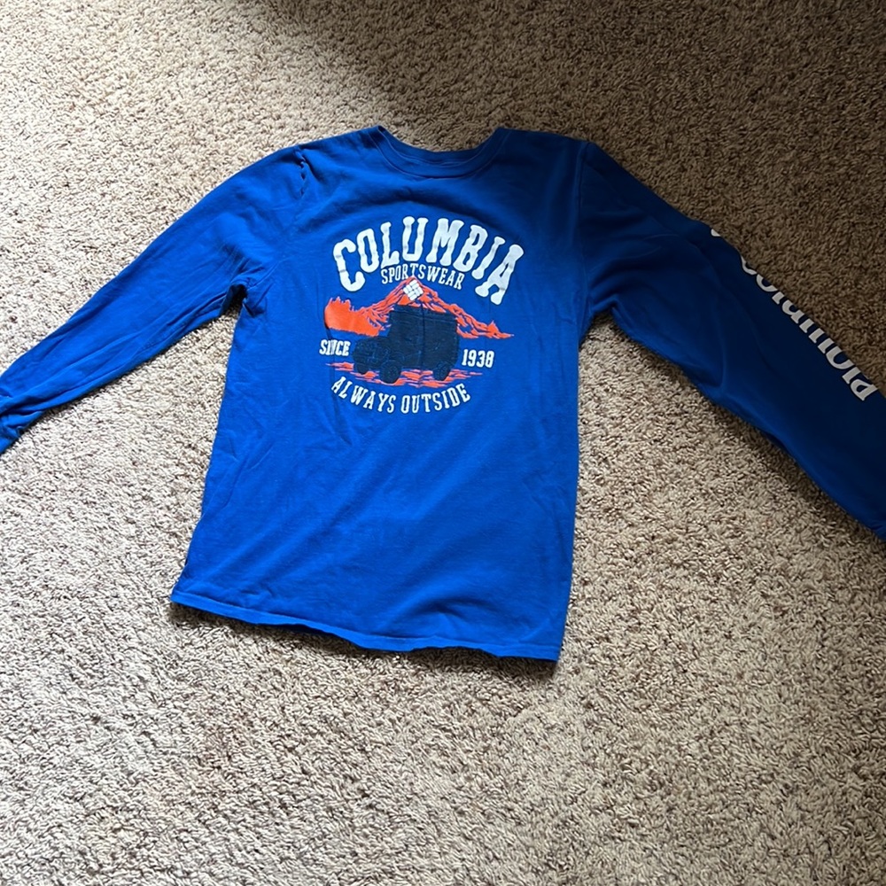 Lightly used/EUC men’s size S Columbia “Always Outside” graphic long-sleeved tee
